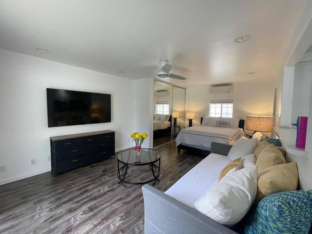 Charming Bright Traditional Home In Sherman Oaks Λος Άντζελες Εξωτερικό φωτογραφία